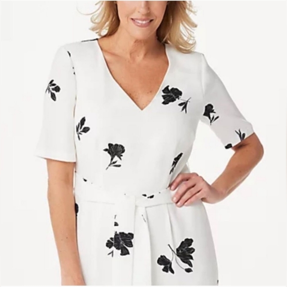 Vince Camuto Tossed Flowers Black White Floral printed Elbow Sleeve Jumpsuit 14 - Picture 14 of 15